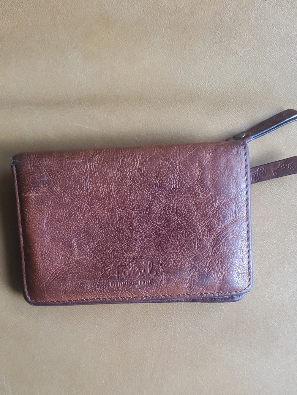 Vintage Fossil Genuine Distressed Leather Zip Wallet